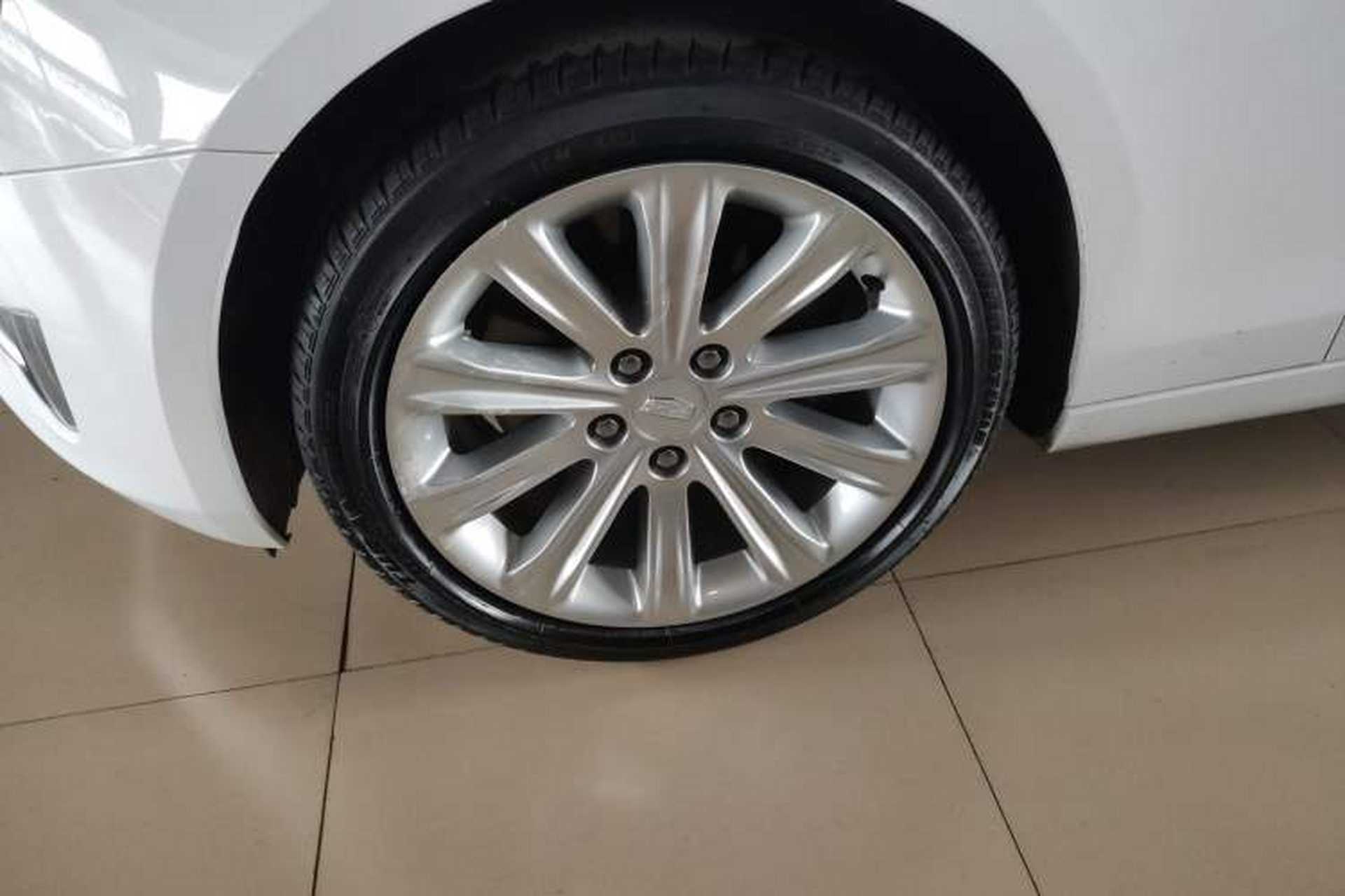 Used Cadillac ATS-L 2017 28T Tech Edition Left Front Wheel Hub