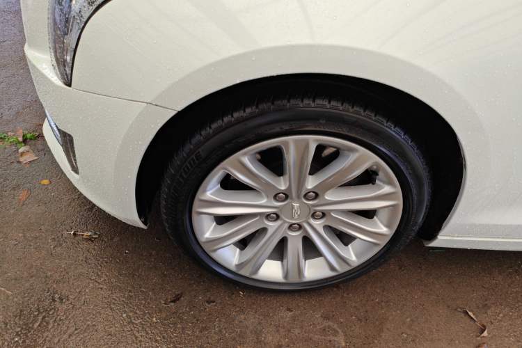 Used Cadillac ATS-L 2017 28T Tech Edition Left Front Wheel Hub