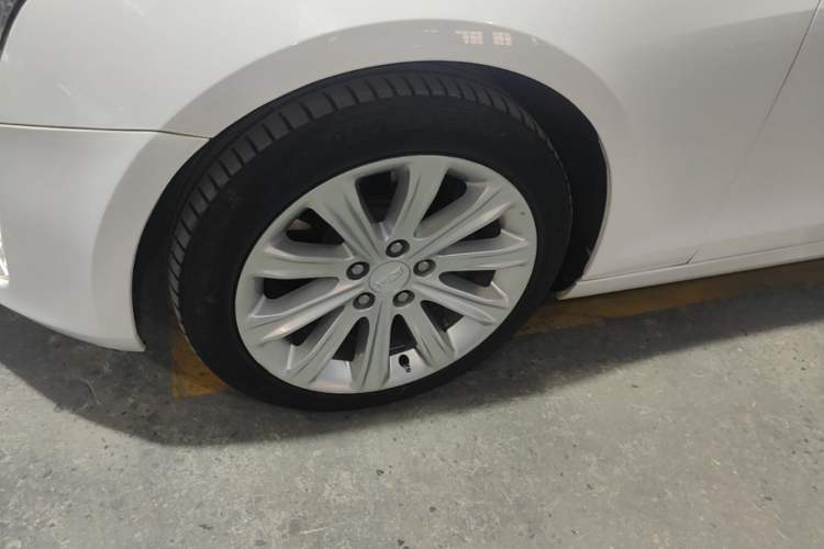Used Cadillac ATS-L 2017 28T Tech Edition Left Front Wheel Hub