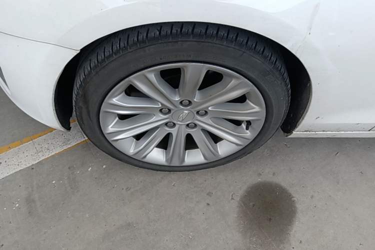Used Cadillac ATS-L 2017 28T Tech Edition Left Front Wheel Hub