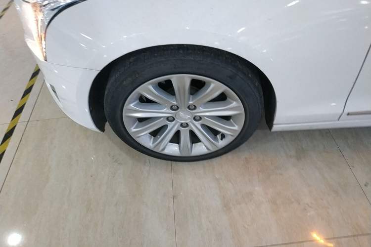 Used Cadillac ATS-L 2017 28T Tech Edition Left Front Wheel Hub