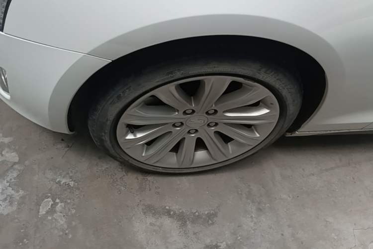 Used Cadillac ATS-L 2017 28T Tech Edition Left Front Wheel Hub