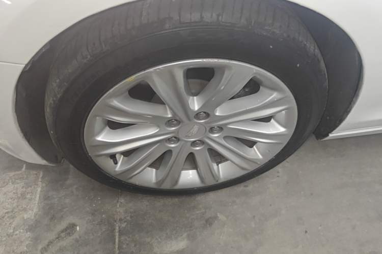 Used Cadillac ATS-L 2017 28T Tech Edition Left Front Wheel Hub