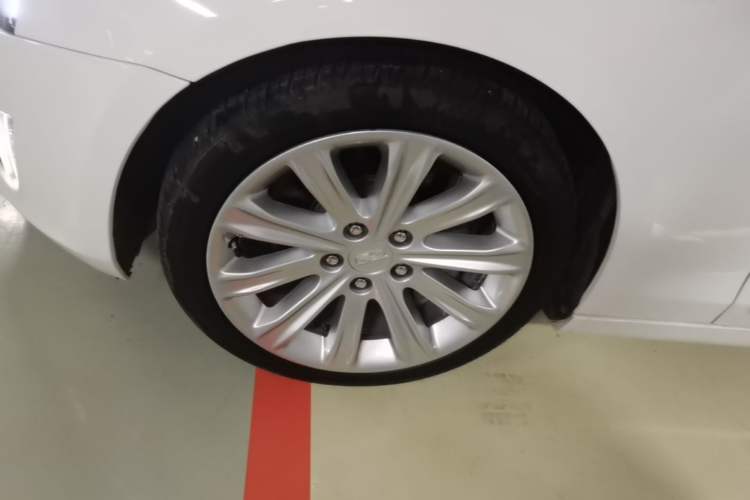 Used Cadillac ATS-L 2017 28T Tech Edition Left Front Wheel Hub
