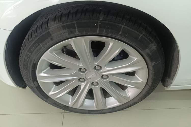 Used Cadillac ATS-L 2017 28T Tech Edition Left Front Wheel Hub