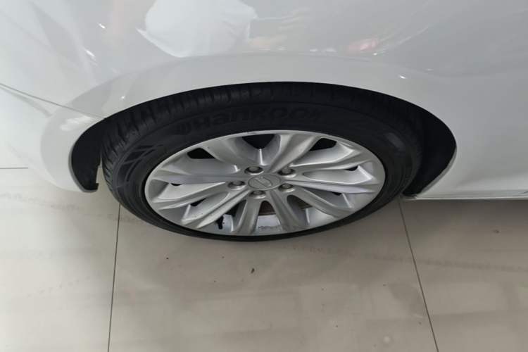 Used Cadillac ATS-L 2017 28T Tech Edition Left Front Wheel Hub
