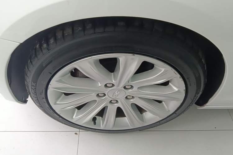 Used Cadillac ATS-L 2017 28T Tech Edition Left Front Wheel Hub