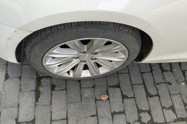 Used Cadillac ATS-L 2017 28T Tech Edition Left Front Wheel Hub