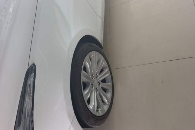 Used Cadillac ATS-L 2017 28T Tech Edition Left Front Wheel Hub