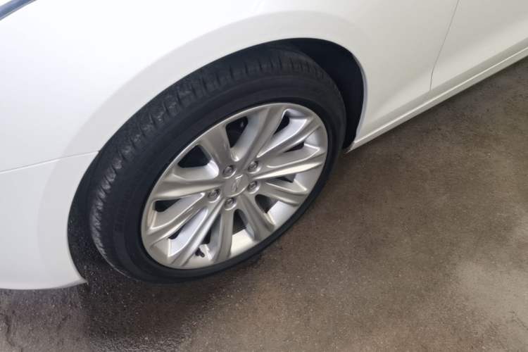 Used Cadillac ATS-L 2017 28T Tech Edition Left Front Wheel Hub