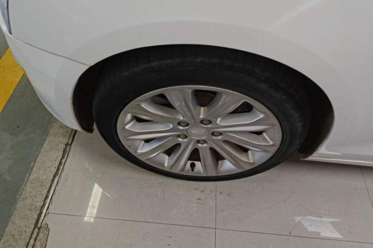 Used Cadillac ATS-L 2017 28T Tech Edition Left Front Wheel Hub