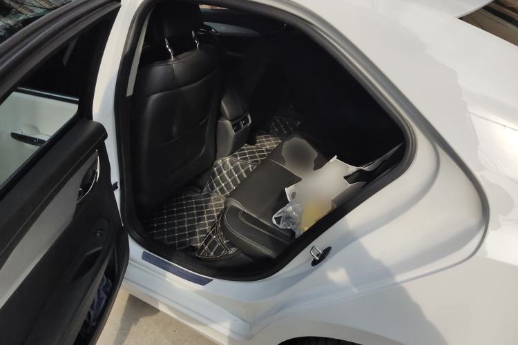 Used Cadillac ATS-L 2017 28T Fashion Edition Left Rear Seat