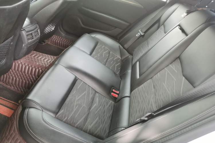 Used Cadillac ATS-L 2017 28T Tech Edition Left Rear Seat