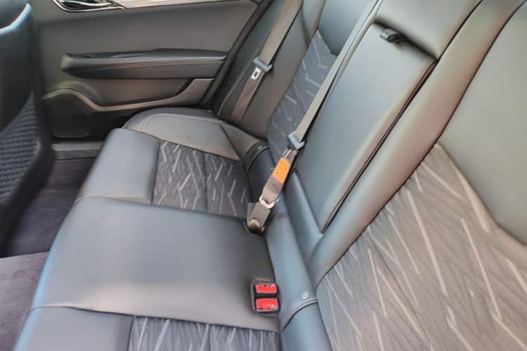 Used Cadillac ATS-L 2017 28T Tech Edition Left Rear Seat