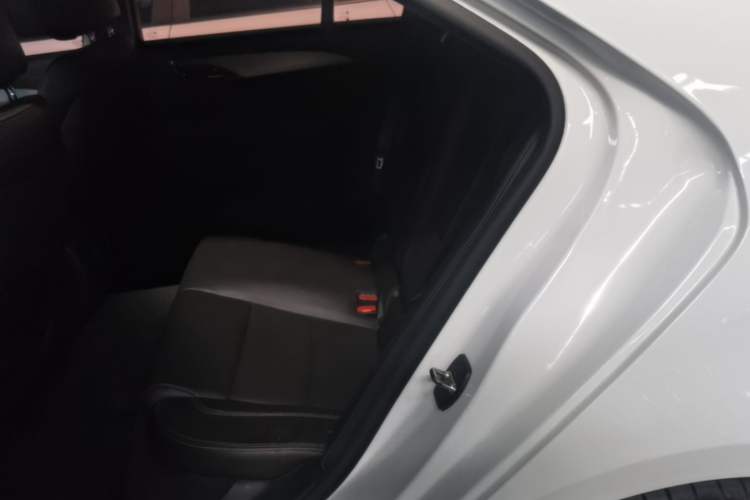 Used Cadillac ATS-L 2017 28T Fashion Edition Left Rear Seat