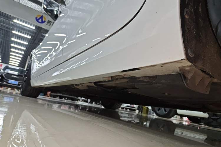 Used Cadillac ATS-L 2017 28T Tech Edition Left Side Sill