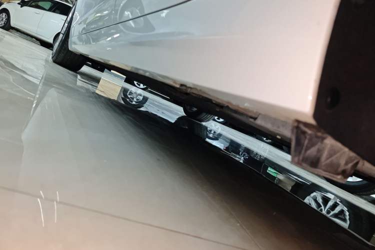 Used Cadillac ATS-L 2017 28T Tech Edition Left Side Sill