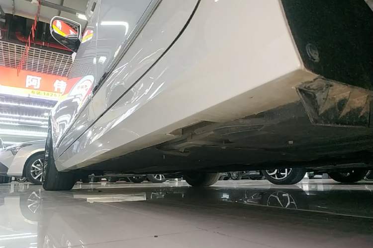 Used Cadillac ATS-L 2017 28T Tech Edition Left Side Sill