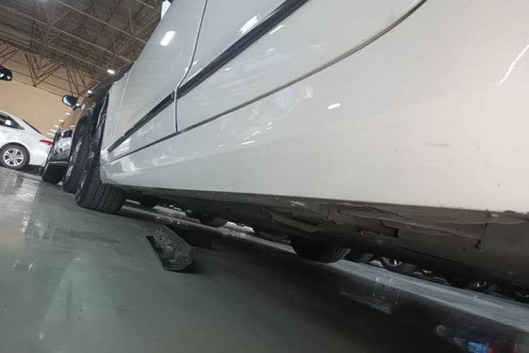 Used Cadillac ATS-L 2017 28T Fashion Edition Left Side Sill
