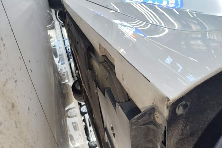 Used Cadillac ATS-L 2017 28T Tech Edition Left Side Sill