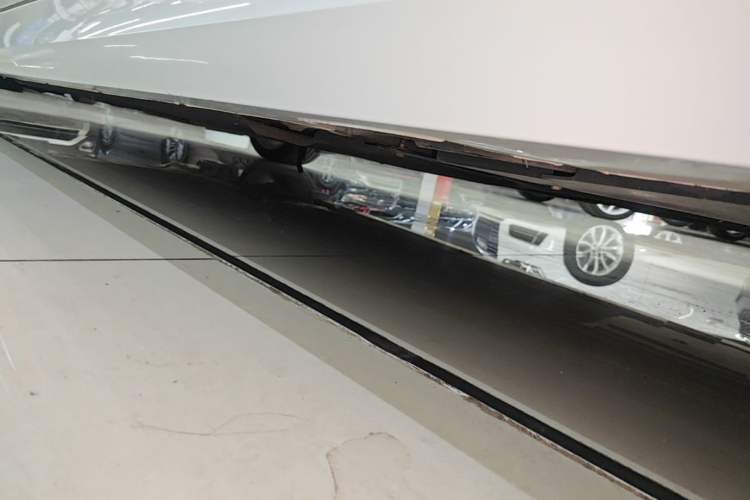 Used Cadillac ATS-L 2017 28T Tech Edition Left Side Sill