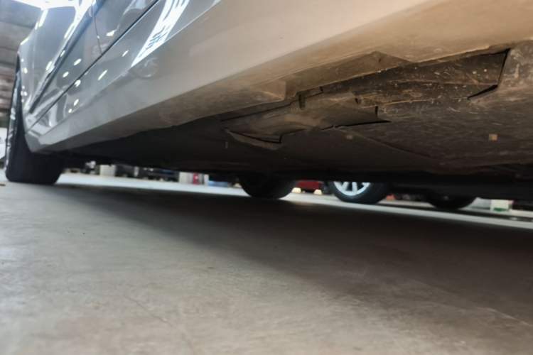 Used Cadillac ATS-L 2017 28T Fashion Edition Left Side Sill
