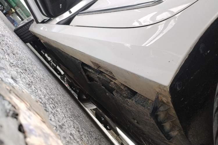 Used Cadillac ATS-L 2017 28T Fashion Edition Left Side Sill
