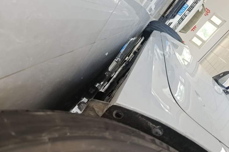 Used Cadillac ATS-L 2017 28T Tech Edition Left Side Sill
