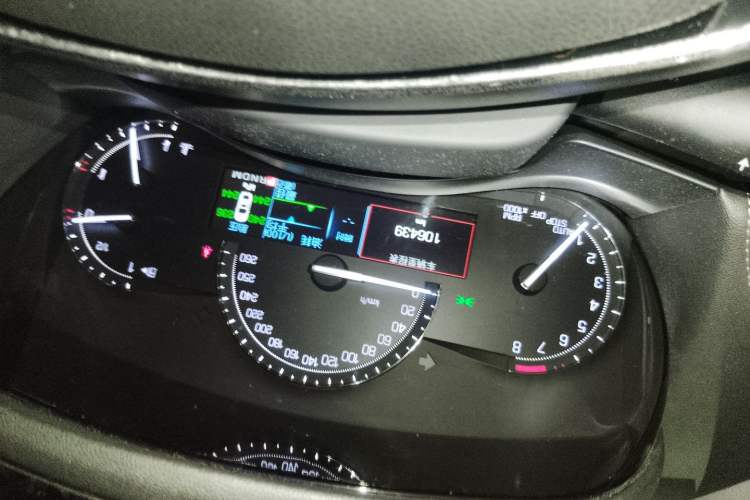 Used Cadillac ATS-L 2017 28T Fashion Edition Odometer Close Up