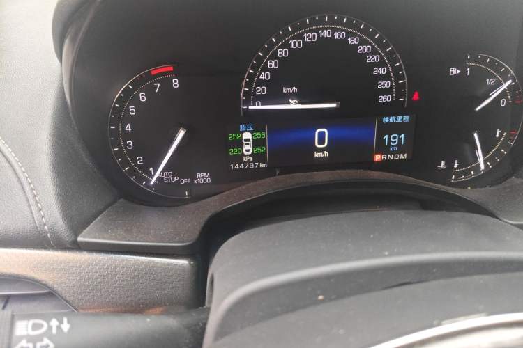Used Cadillac ATS-L 2017 28T Tech Edition Odometer Close Up