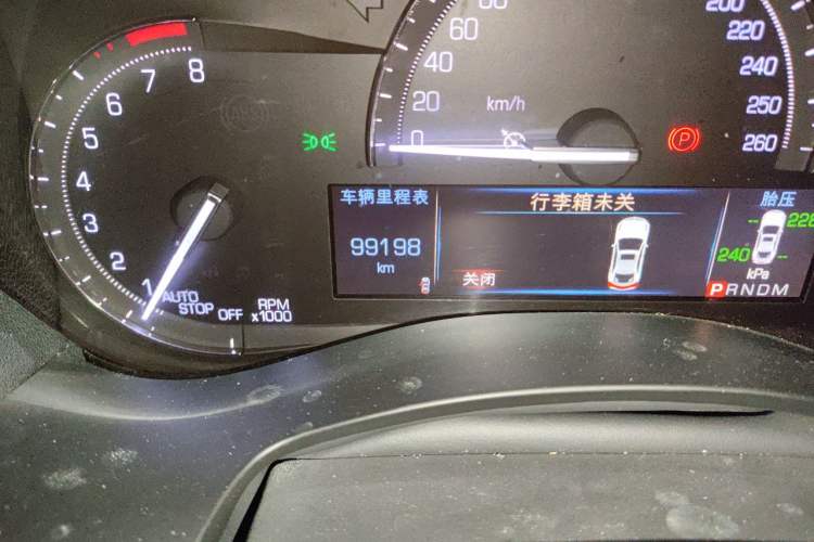 Used Cadillac ATS-L 2017 28T Fashion Edition Odometer Close Up