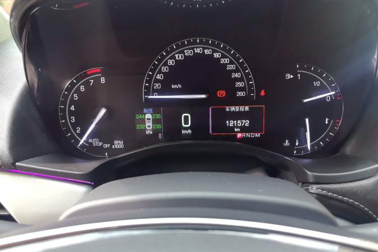 Used Cadillac ATS-L 2017 28T Fashion Edition Odometer Close Up