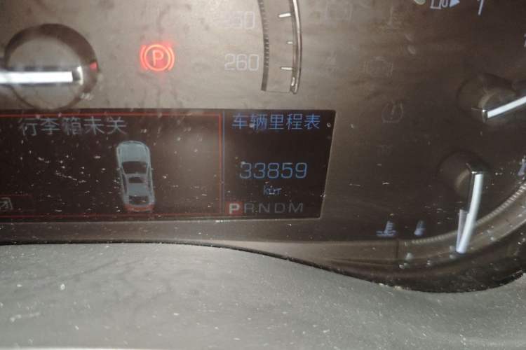 Used Cadillac ATS-L 2017 28T Fashion Edition Odometer Close Up