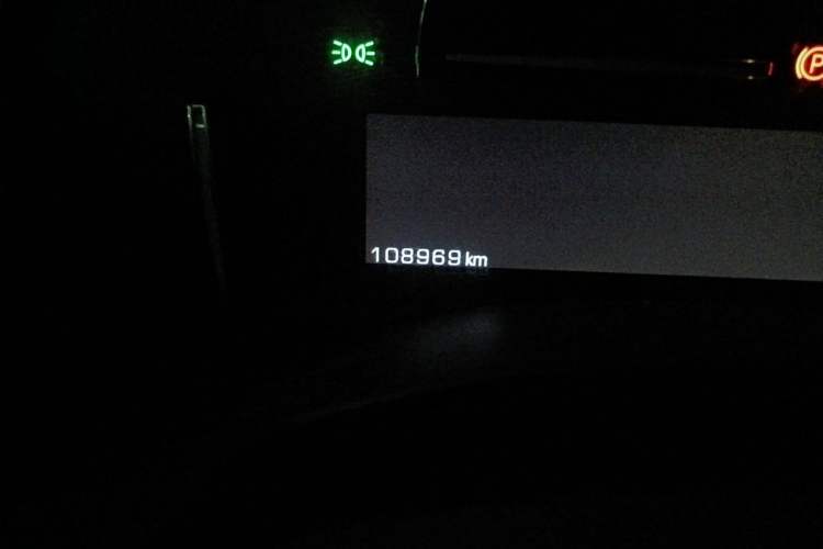 Used Cadillac ATS-L 2017 28T Tech Edition Odometer Close Up