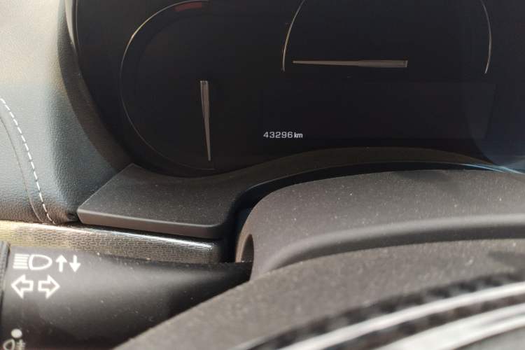 Used Cadillac ATS-L 2017 28T Tech Edition Odometer Close Up