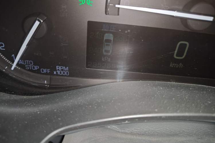 Used Cadillac ATS-L 2017 28T Tech Edition Odometer Close Up