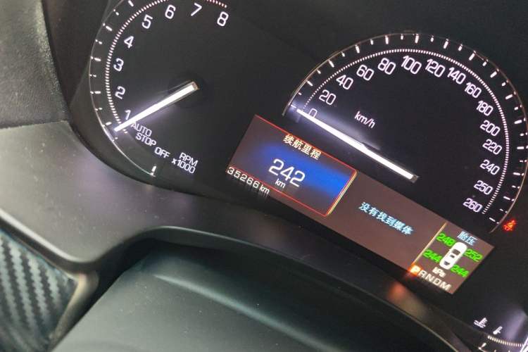 Used Cadillac ATS-L 2017 28T Fashion Edition Odometer Close Up