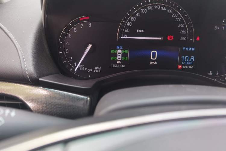Used Cadillac ATS-L 2017 28T Tech Edition Odometer Close Up