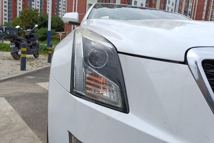 Used Cadillac ATS-L 2017 28T Fashion Edition Right Front Headlight