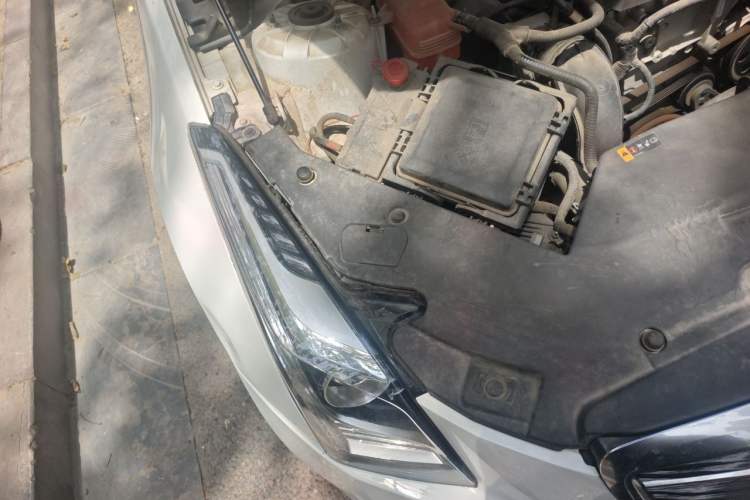 Used Cadillac ATS-L 2017 28T Fashion Edition Right Front Headlight