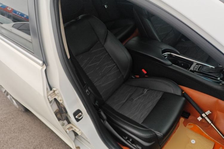 Used Cadillac ATS-L 2017 28T Tech Edition Right Front Seat