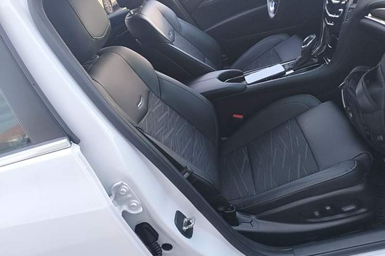 Used Cadillac ATS-L 2017 28T Tech Edition Right Front Seat
