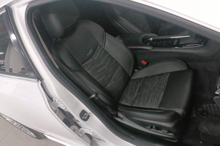 Used Cadillac ATS-L 2017 28T Tech Edition Right Front Seat
