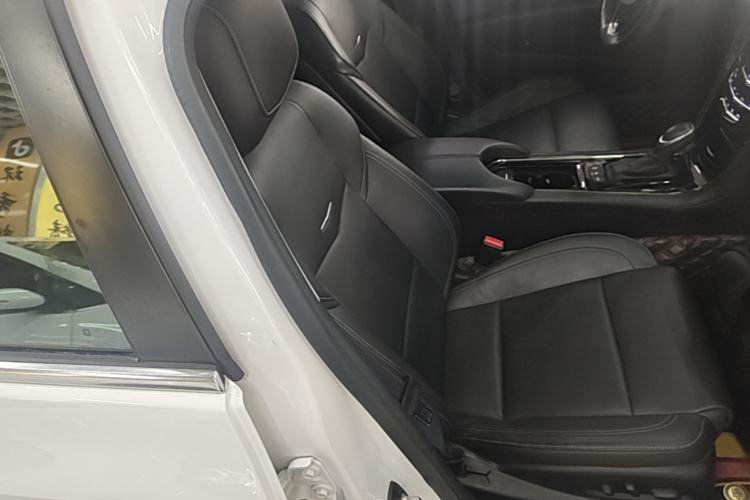 Used Cadillac ATS-L 2017 28T Fashion Edition Right Front Seat