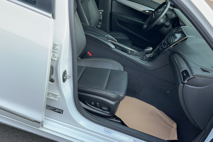 Used Cadillac ATS-L 2017 28T Fashion Edition Right Front Seat