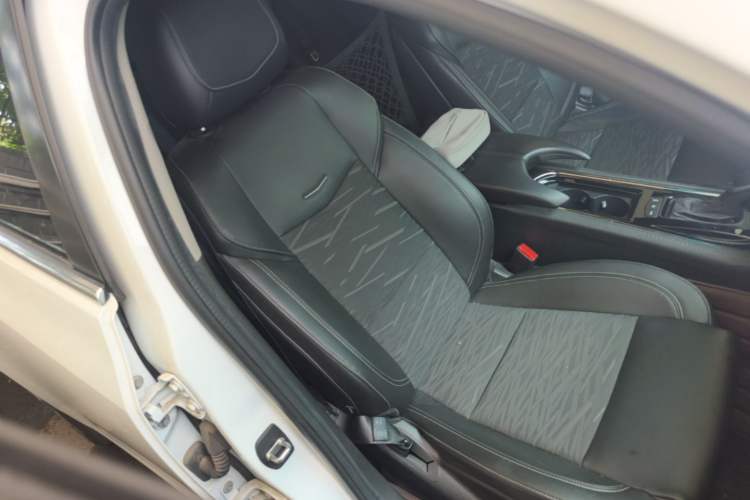 Used Cadillac ATS-L 2017 28T Tech Edition Right Front Seat