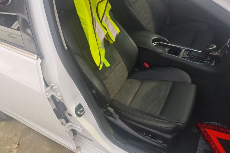 Used Cadillac ATS-L 2017 28T Tech Edition Right Front Seat