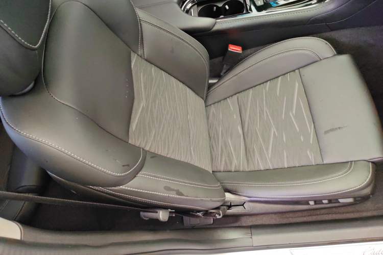 Used Cadillac ATS-L 2017 28T Tech Edition Right Front Seat
