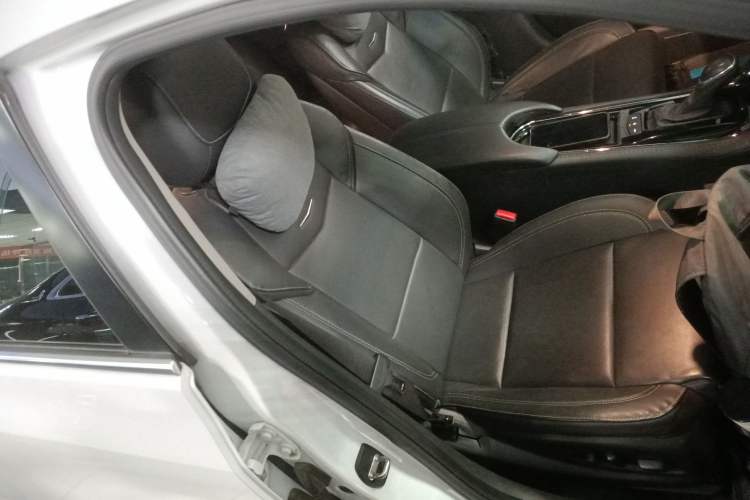 Used Cadillac ATS-L 2017 28T Fashion Edition Right Front Seat