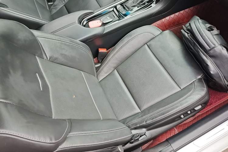 Used Cadillac ATS-L 2017 28T Fashion Edition Right Front Seat